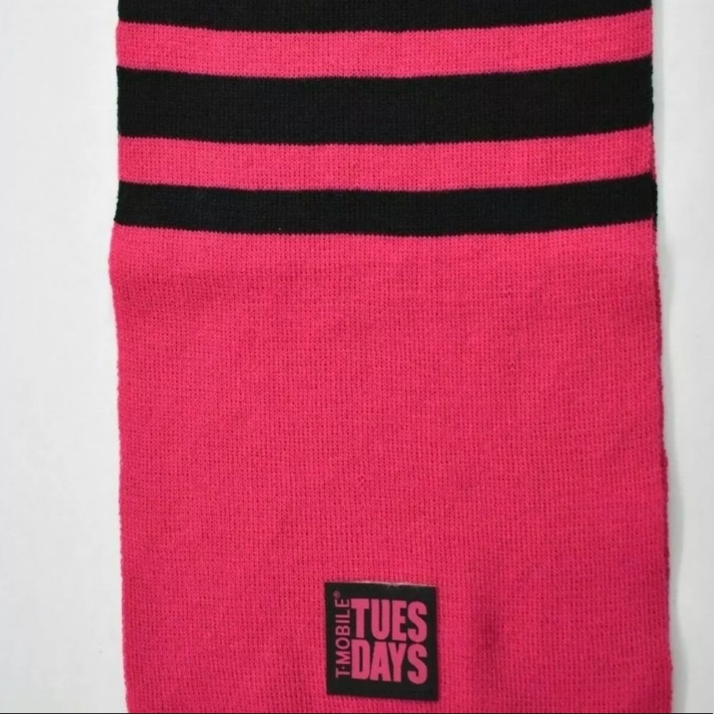 Black & Magenta T-Mobile Tuesday’s Scarf New In Bag - Picture 14 of 16